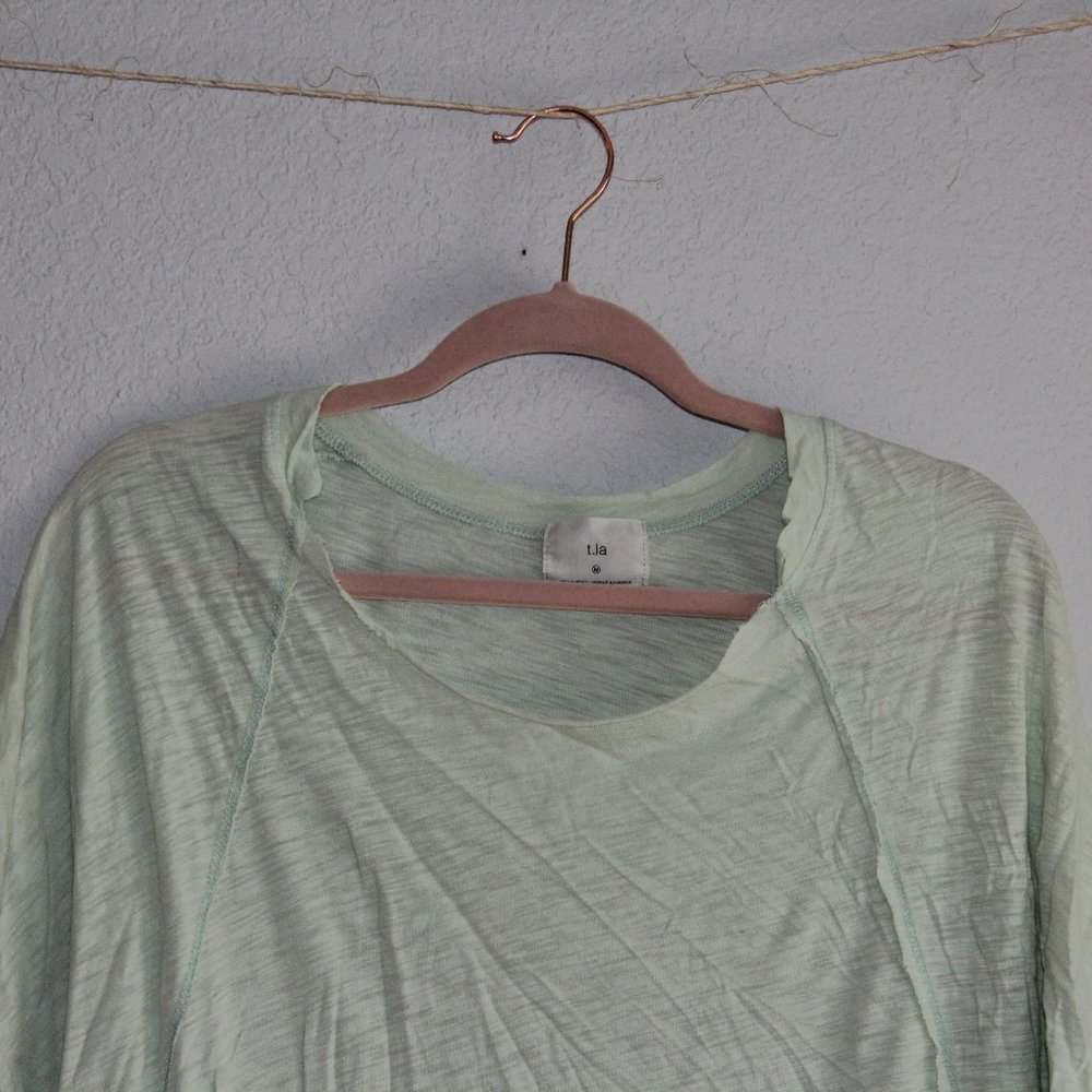 FLOWY TOP